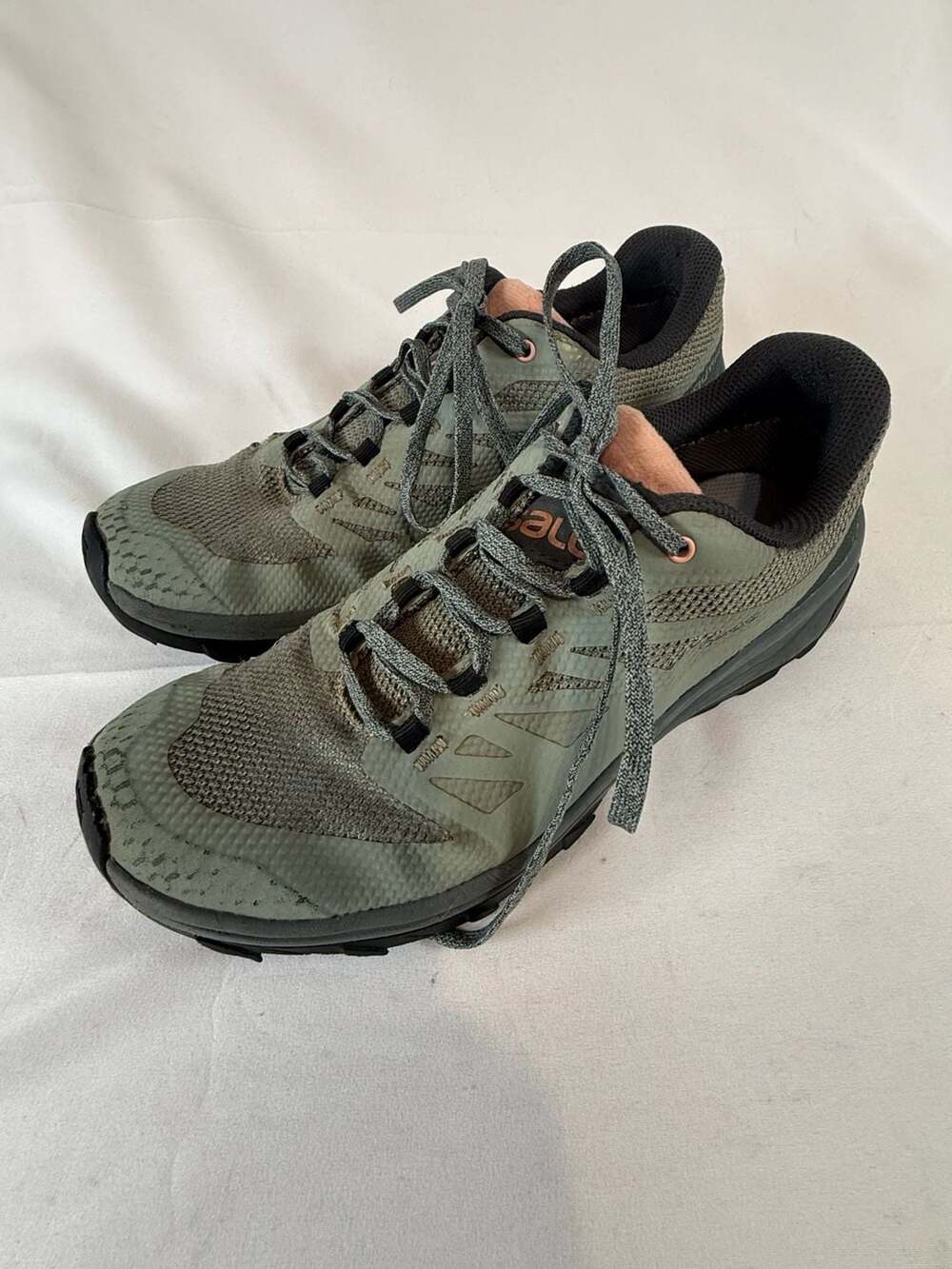 Salomon Outline GTX Hiking Shoes Green Size 8.5 Outdoorsy Athletic Earthy Neutra